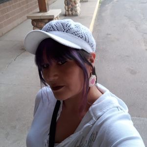 Meet your Posher, Lois